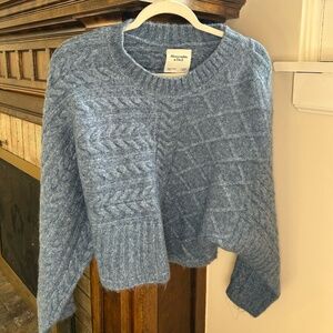 Ambercrombie textured blue sweater
